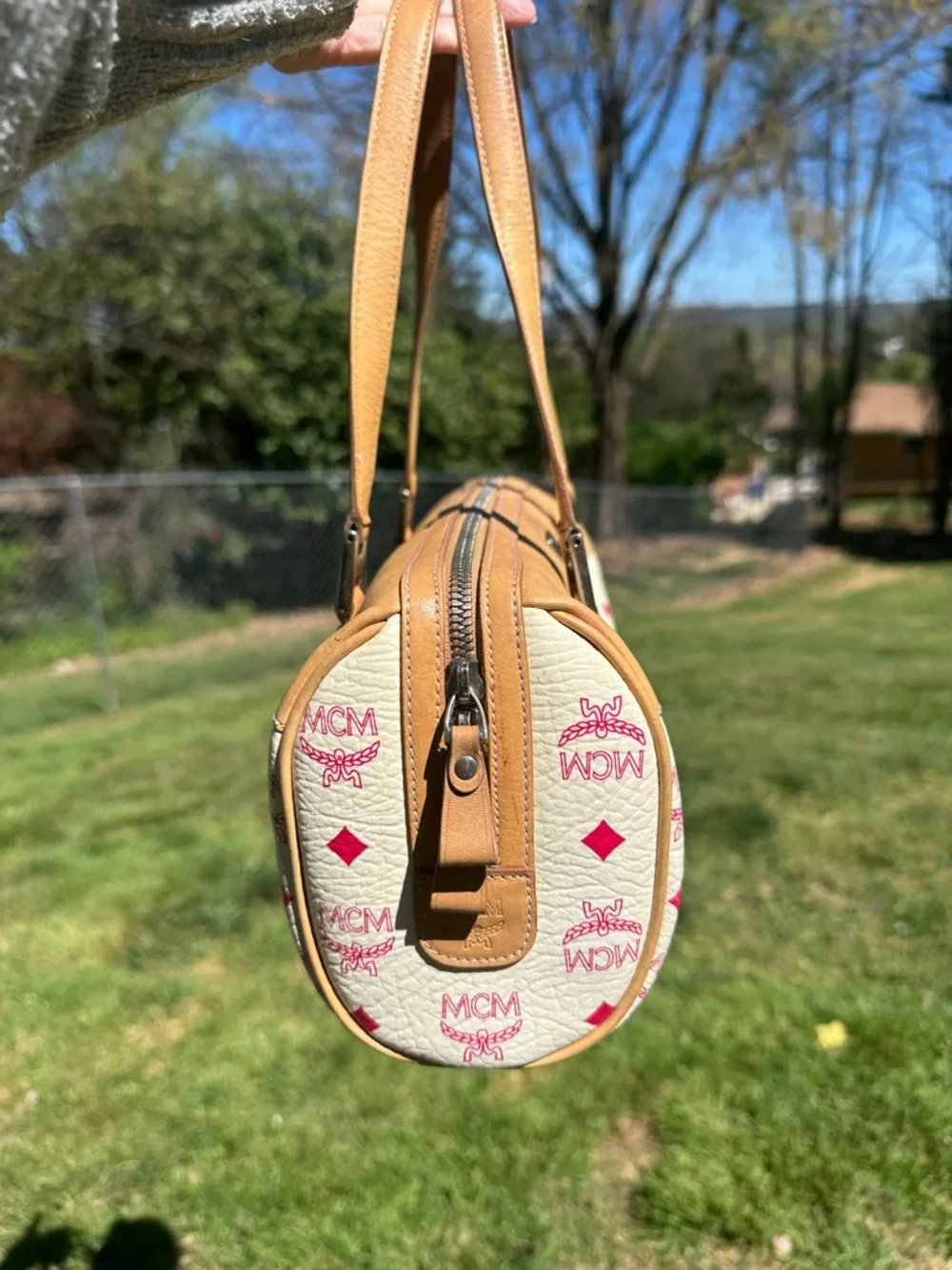 MCM Pink & White Logo-Print Shoulder Bag with Pink Accents with COA - Picture 4 of 17